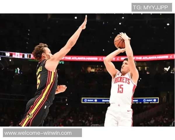 火箭训练营第4日精彩瞬间KD与谢泼德击掌卡佩拉与亚当斯温馨相拥